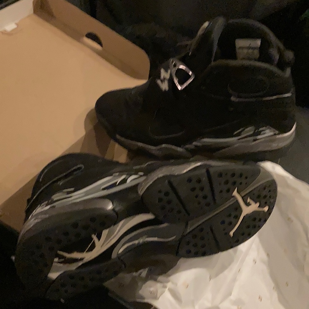 Jordan chrome 8’s     size: 9 1/2     slightly used mint condition no shoelaces